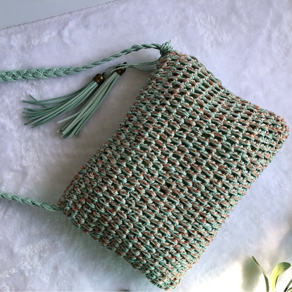 Sun ‘N’ Sand Woven Crossbody Bag - Picture 3 of 8